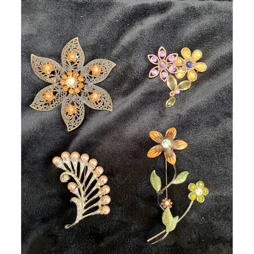 Floral Brooch Bundle Women Multicolor Rhinestone Pearl Enamel Lot of 4